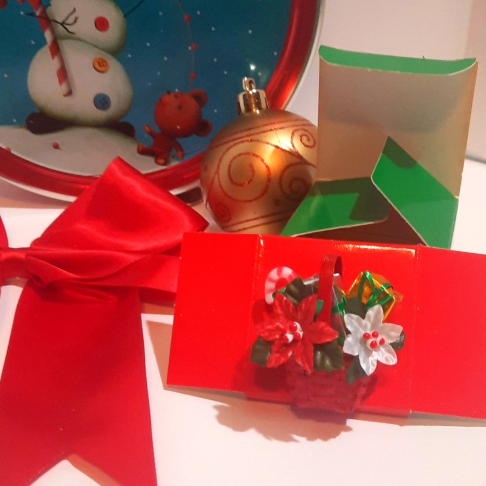 Avon Christmas wish basket pen